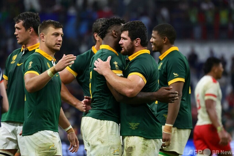 ラグビー スティーラーズが12トライで勝利 暫定首位に 3