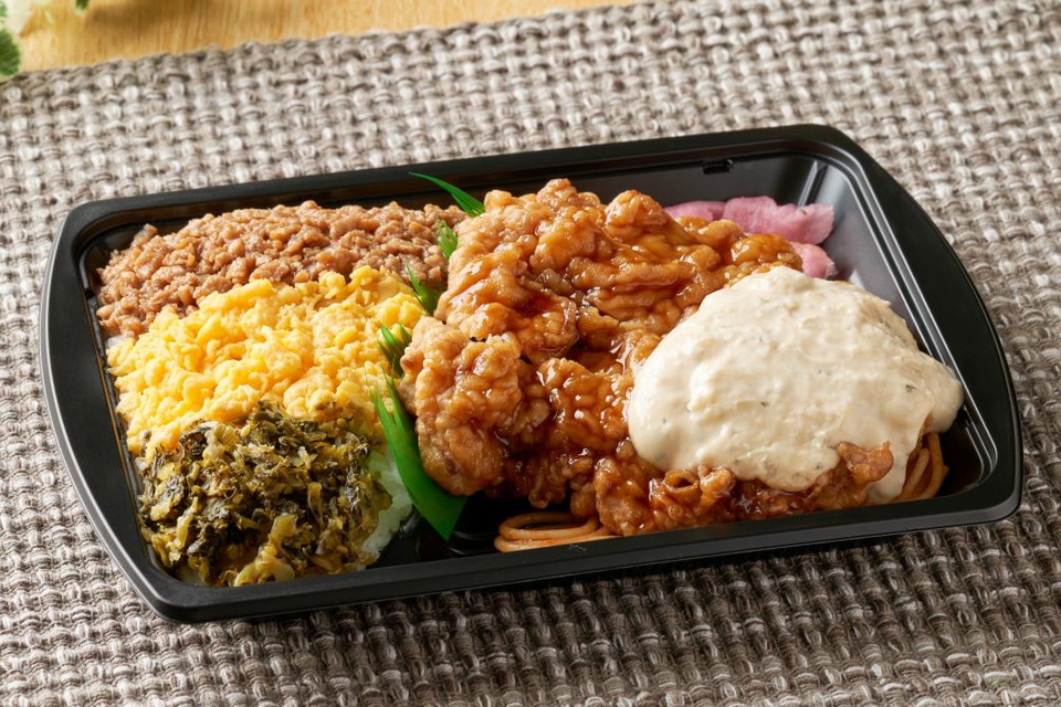 ファミマ チキン南蛮弁当 3