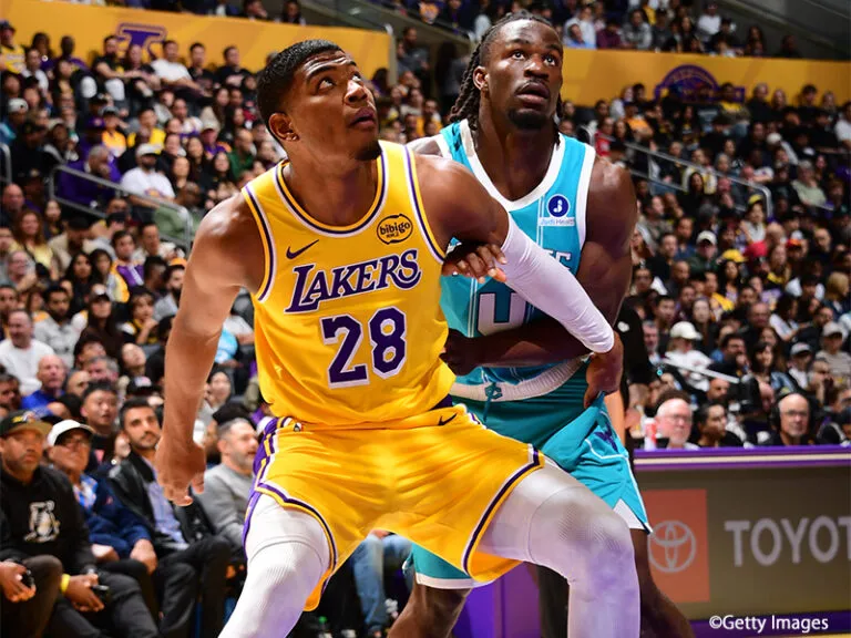 NBA レイカーズ 八村塁 体調不良から3試合ぶりに復帰 8得点 8