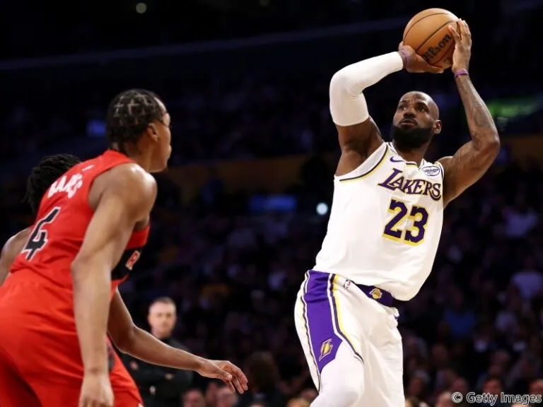 NBA レイカーズ 八村塁 体調不良から3試合ぶりに復帰 8得点 9