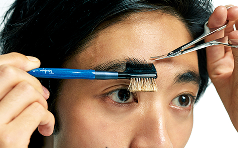 眉毛の手入れ 4