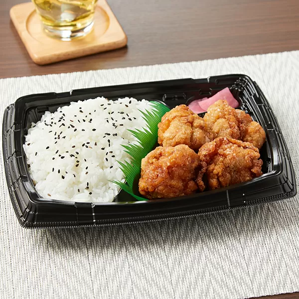 ファミマ 唐揚げ弁当 8