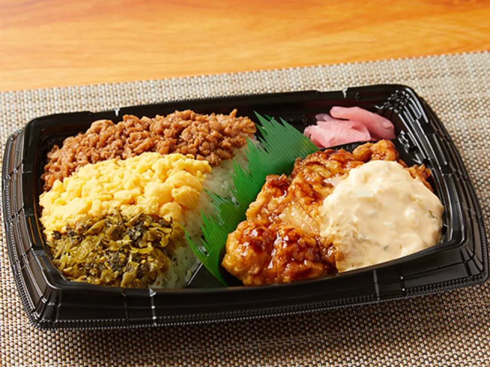 ファミマ チキン南蛮弁当 4