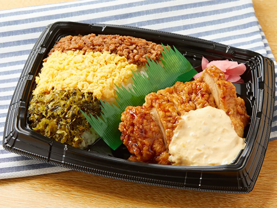 ファミマ チキン南蛮弁当 6
