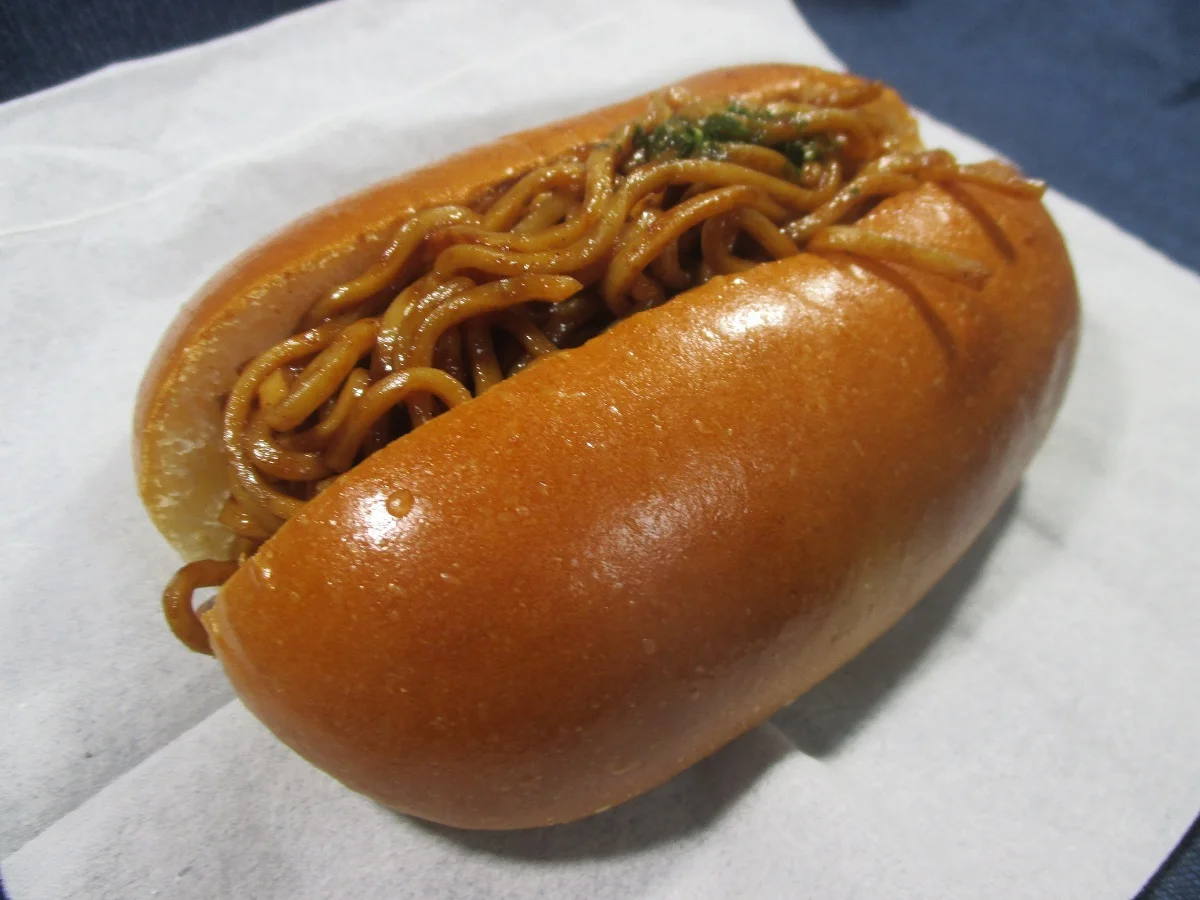 セブン 焼きそばパン 3