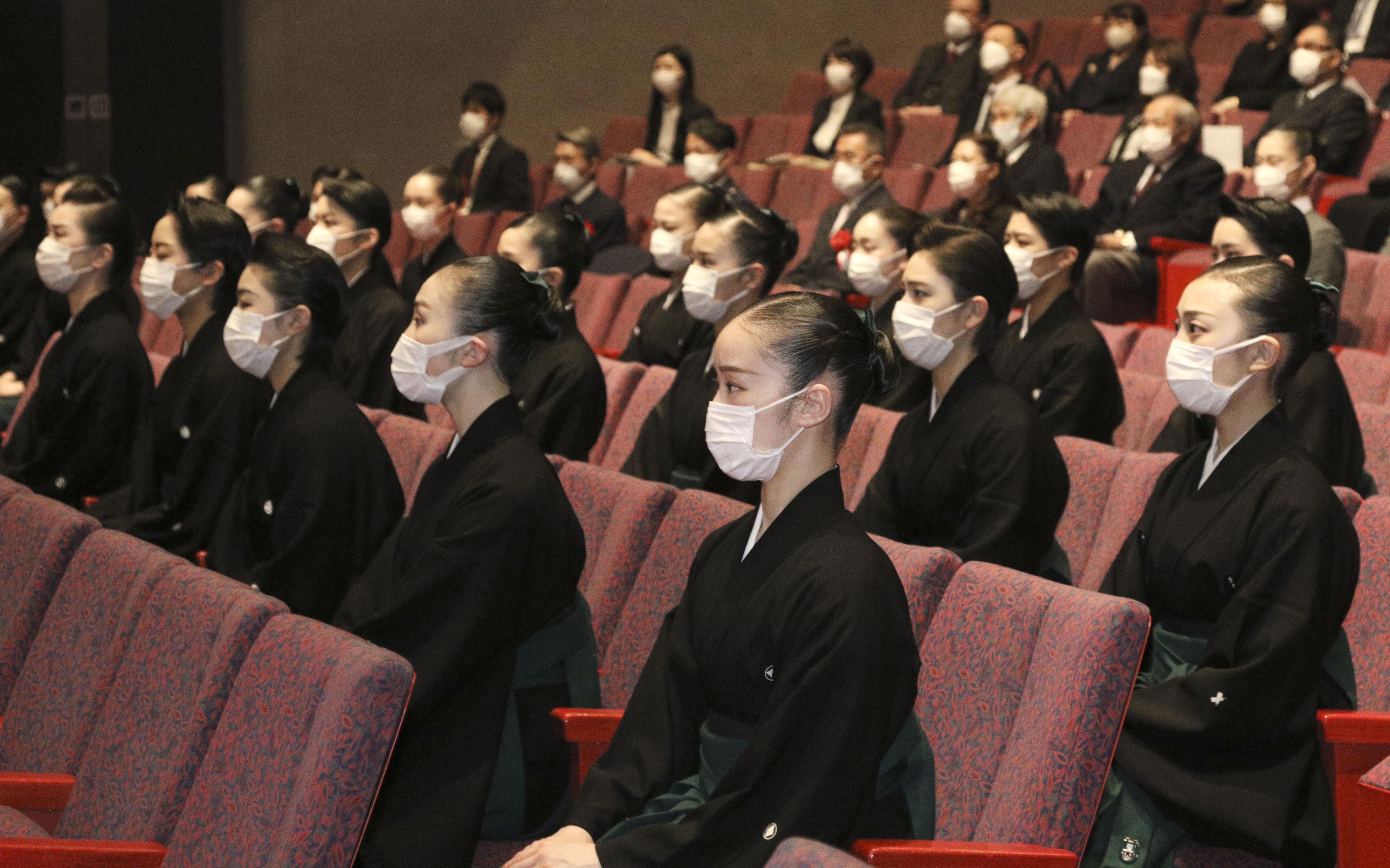 宝塚音楽学校 卒業式 将来のタカラジェンヌ学びやに別れ告げる 8