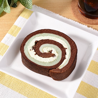 ファミマ ロールケーキ 4