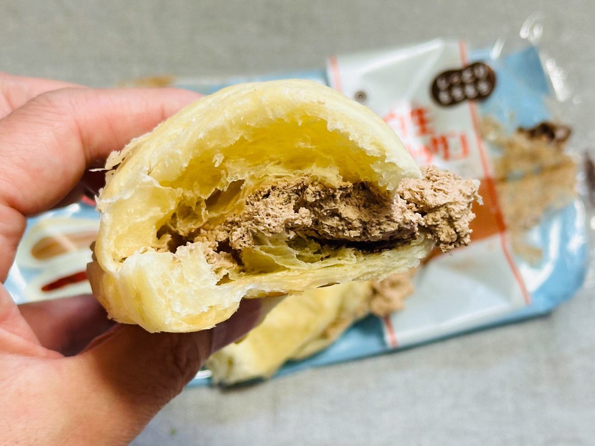 ファミマ 生チョコクロワッサン 8