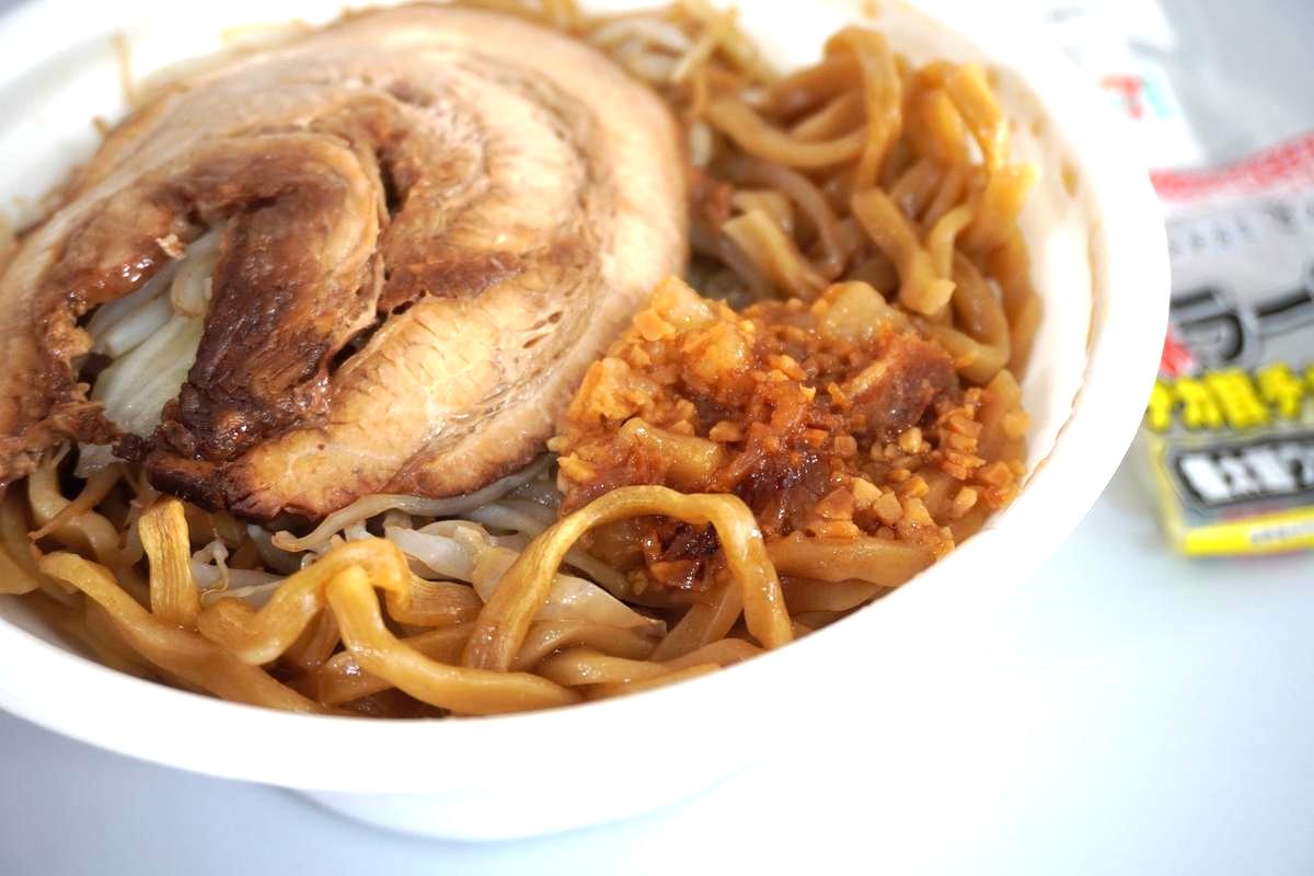 セブンの二郎系ラーメン 7