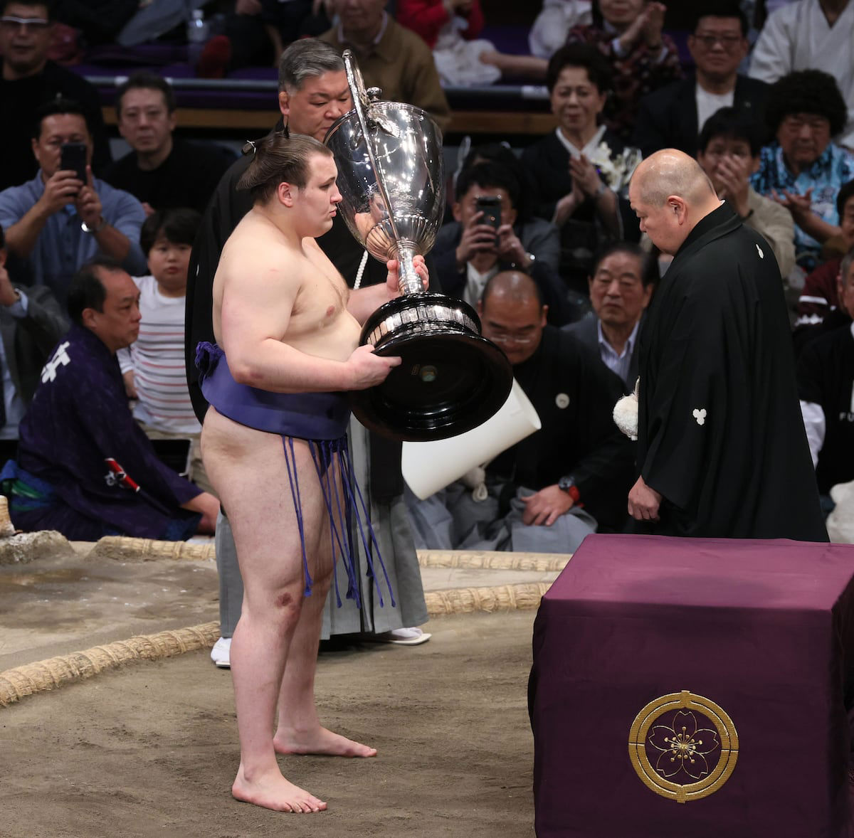 横綱昇進に挑む大関 安青錦が意気込み “いい状態で���所に”