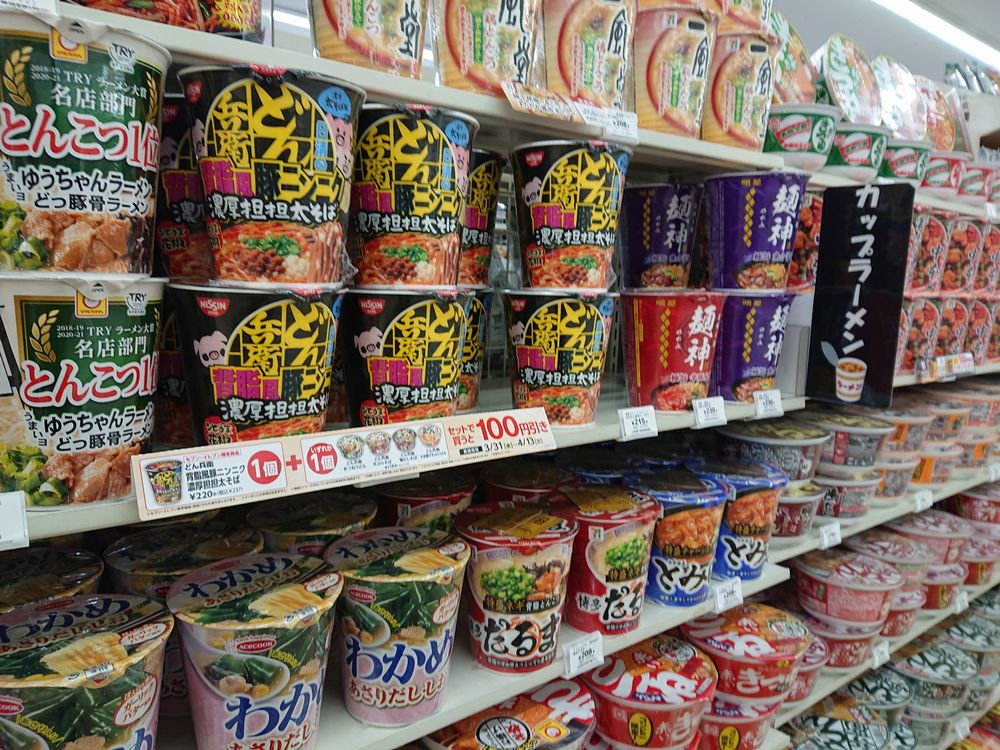 コンビニのカップ麺 4