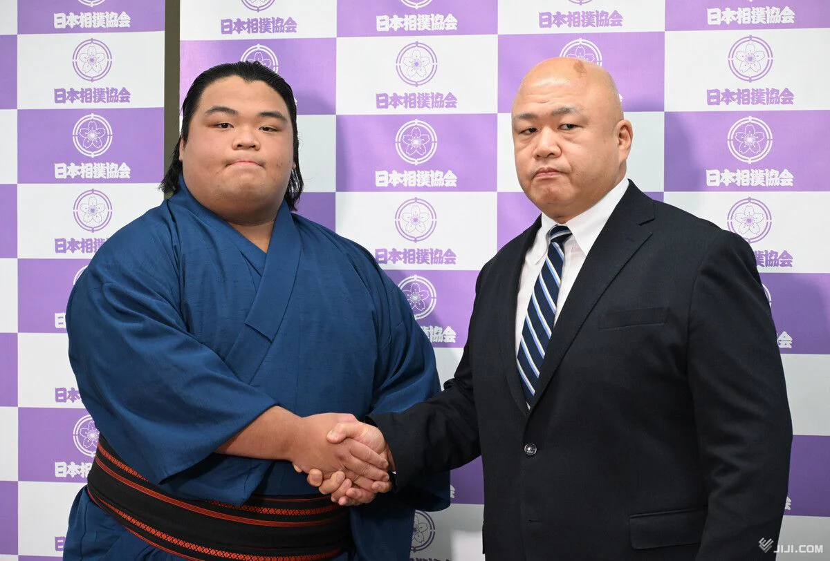 大相撲春場所 新入幕の藤青雲と藤凌駕が会見 意気込み語る 4
