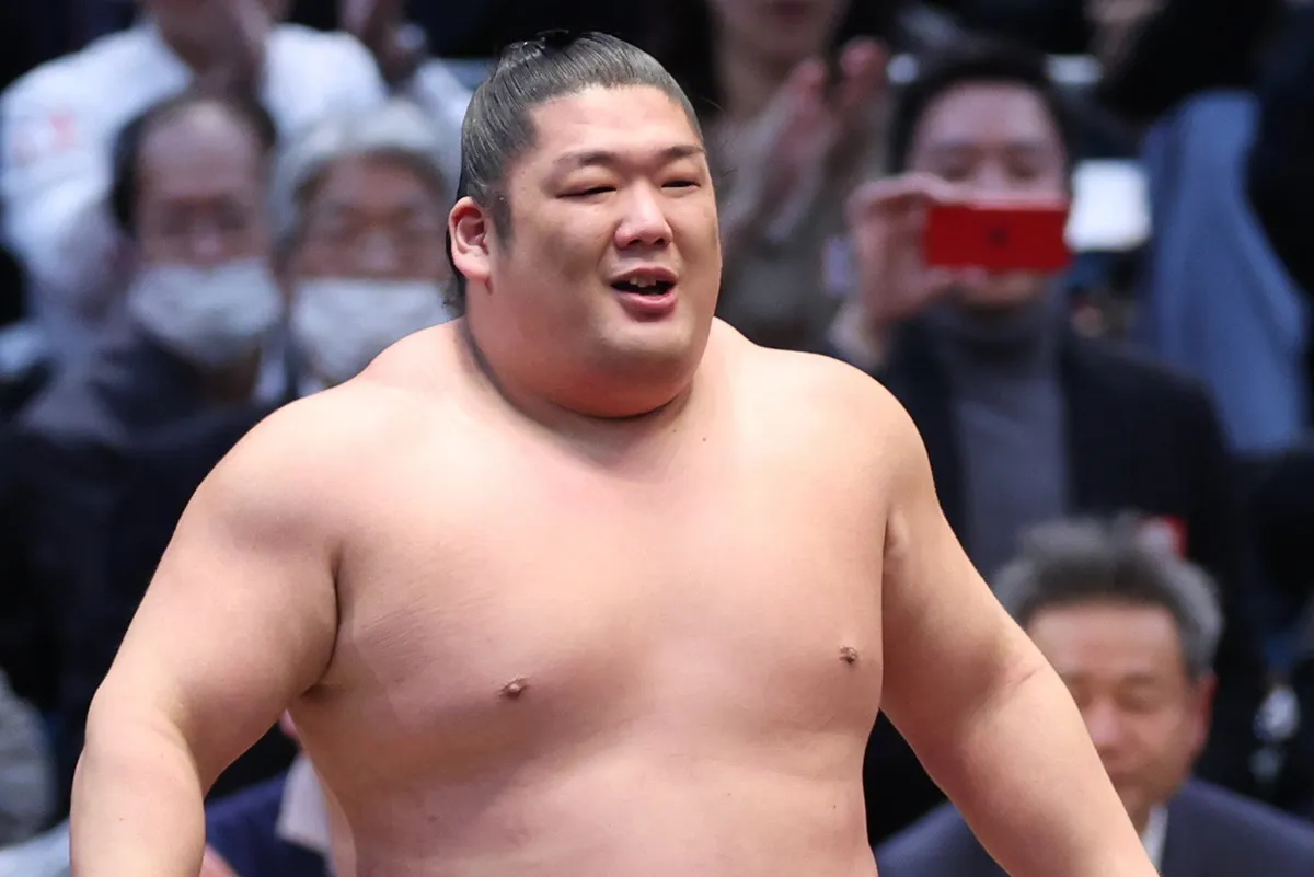 元横綱 照ノ富士の伊勢ヶ濱親方 弟子に暴力か 相撲協会が調査 9